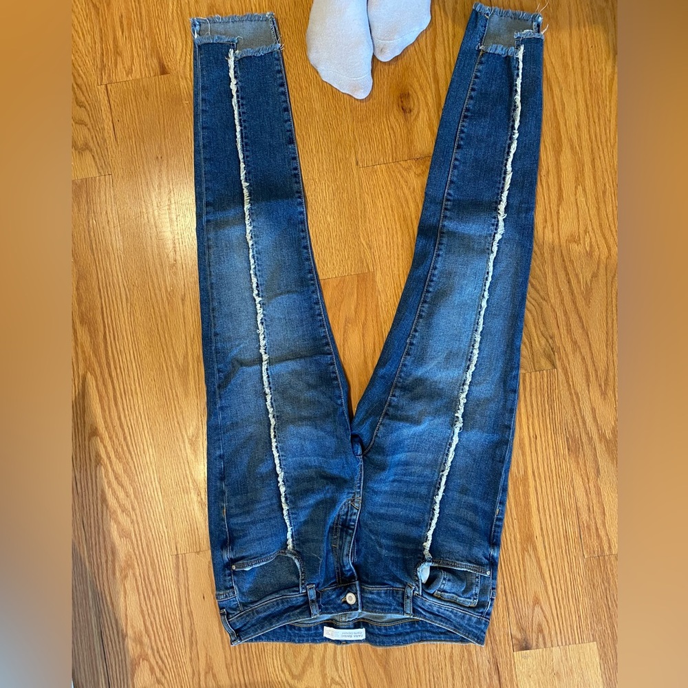 Never worn Zara blue jeans